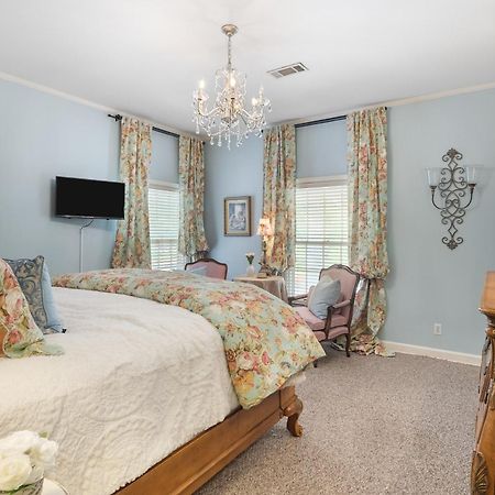 Beland Mansion-Treasured Mist Suite! Форт-Смит Экстерьер фото