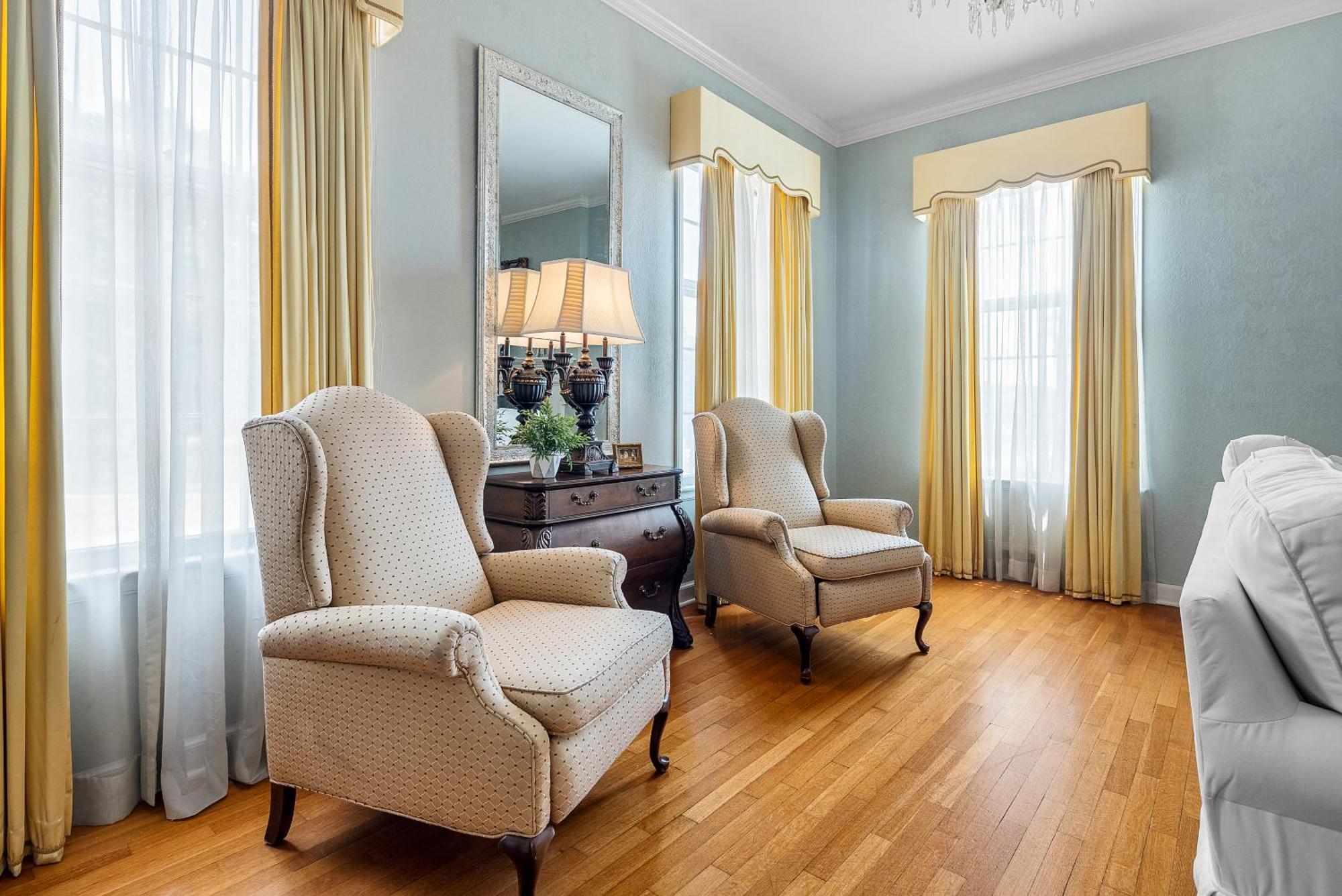 Beland Mansion-Treasured Mist Suite! Форт-Смит Экстерьер фото