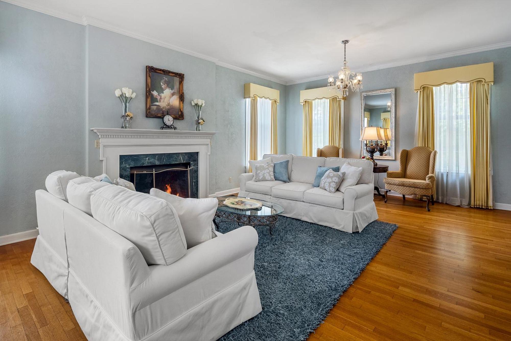 Beland Mansion-Treasured Mist Suite! Форт-Смит Экстерьер фото