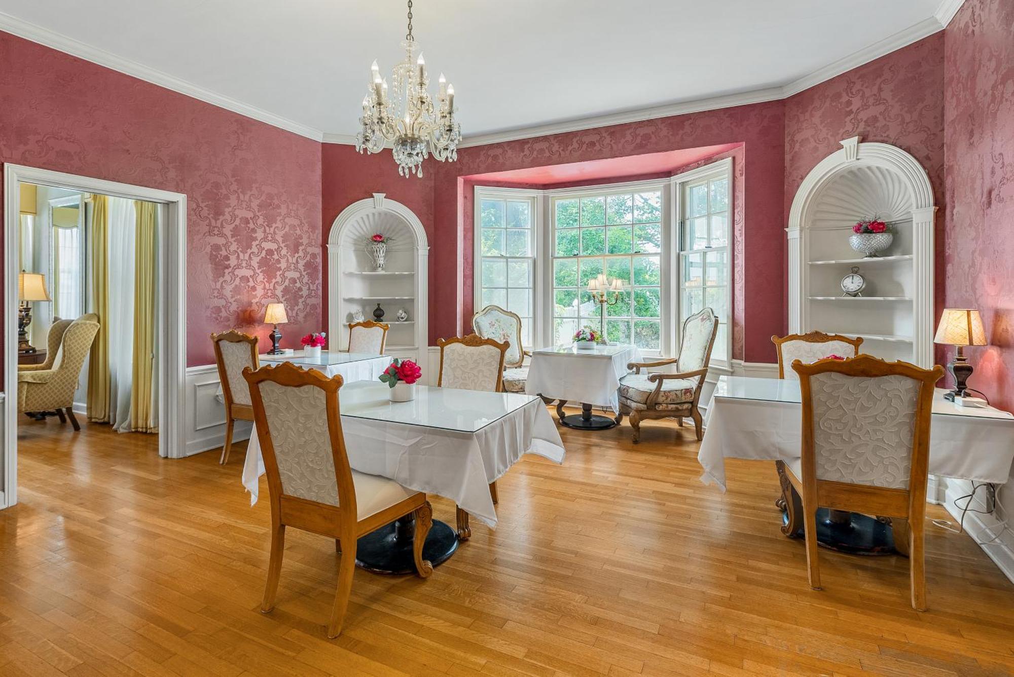 Beland Mansion-Treasured Mist Suite! Форт-Смит Экстерьер фото
